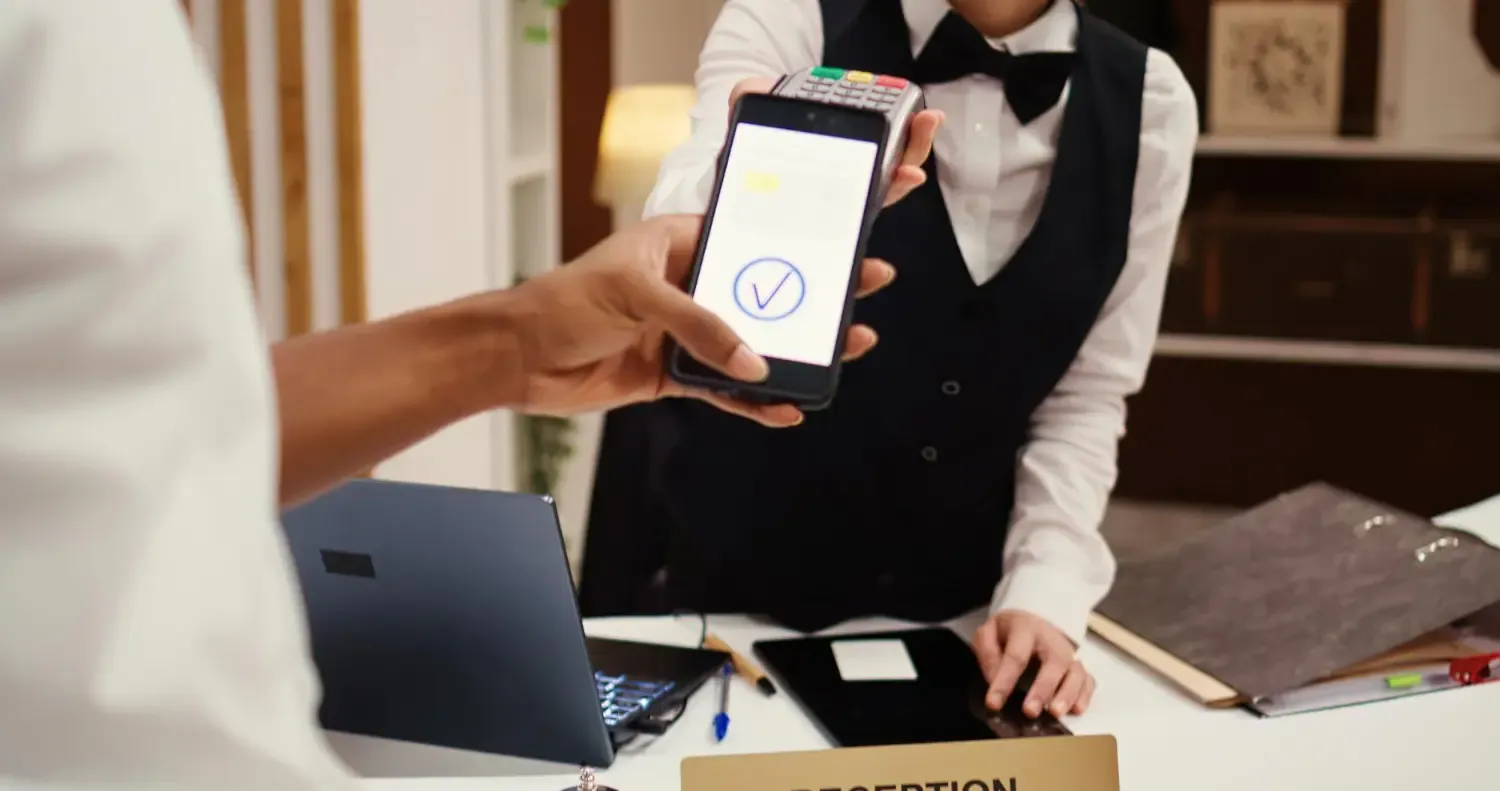 whatsapp for hotel