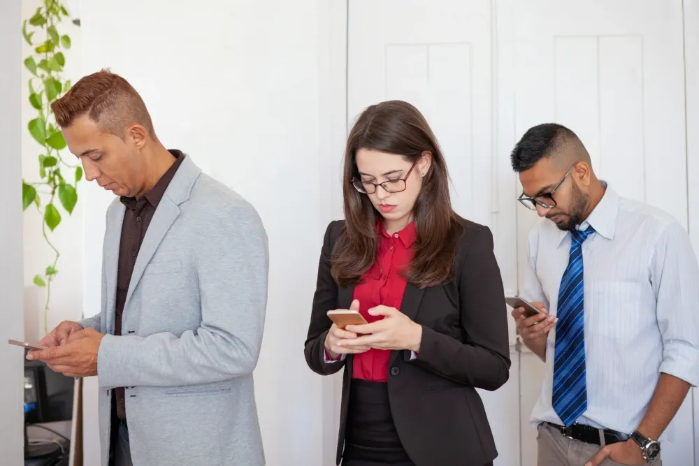 employee leaves with customer WhatsApp chats